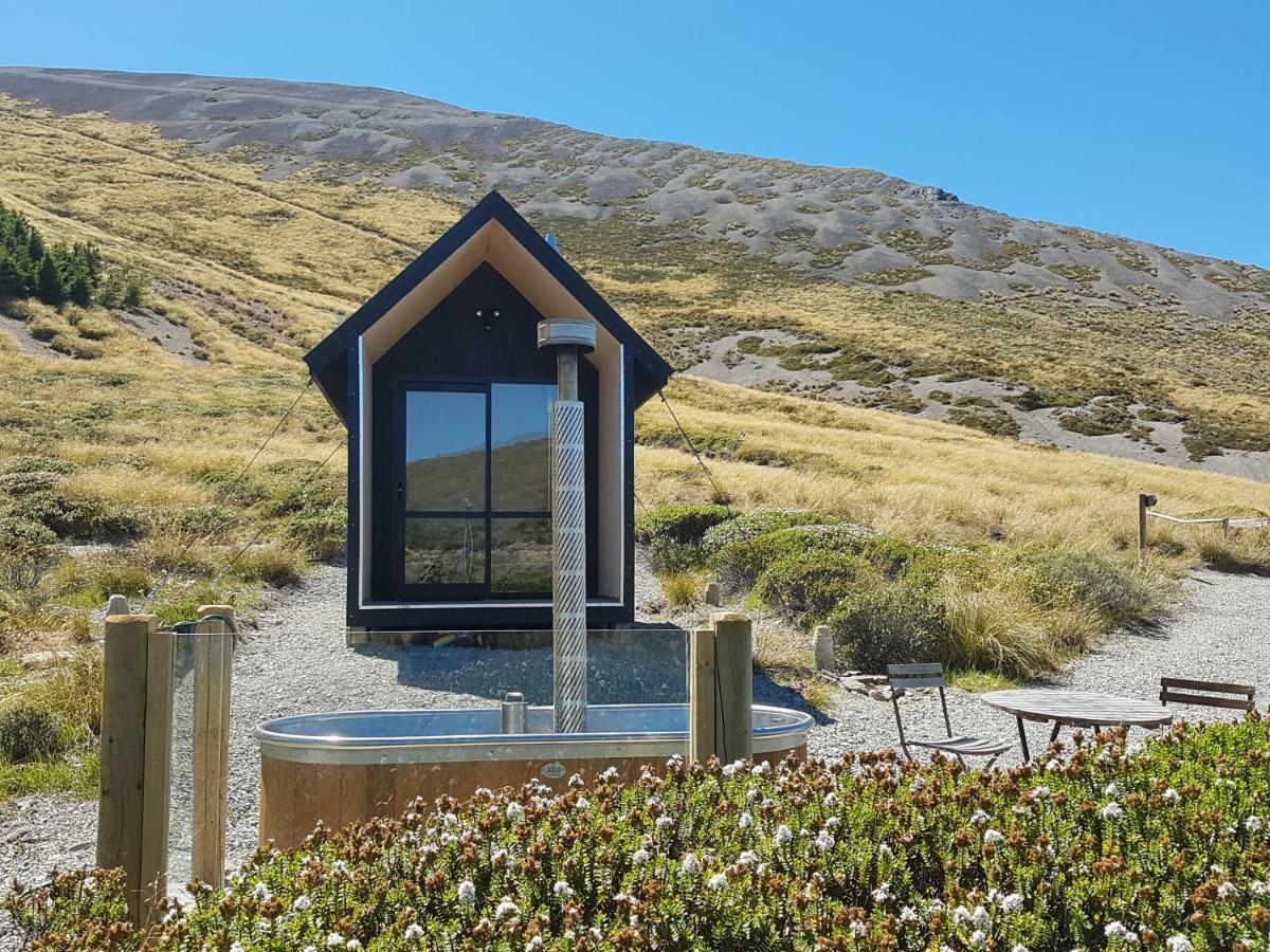Отель Lake Stella Mountain Huts Mt Lyford Экстерьер фото