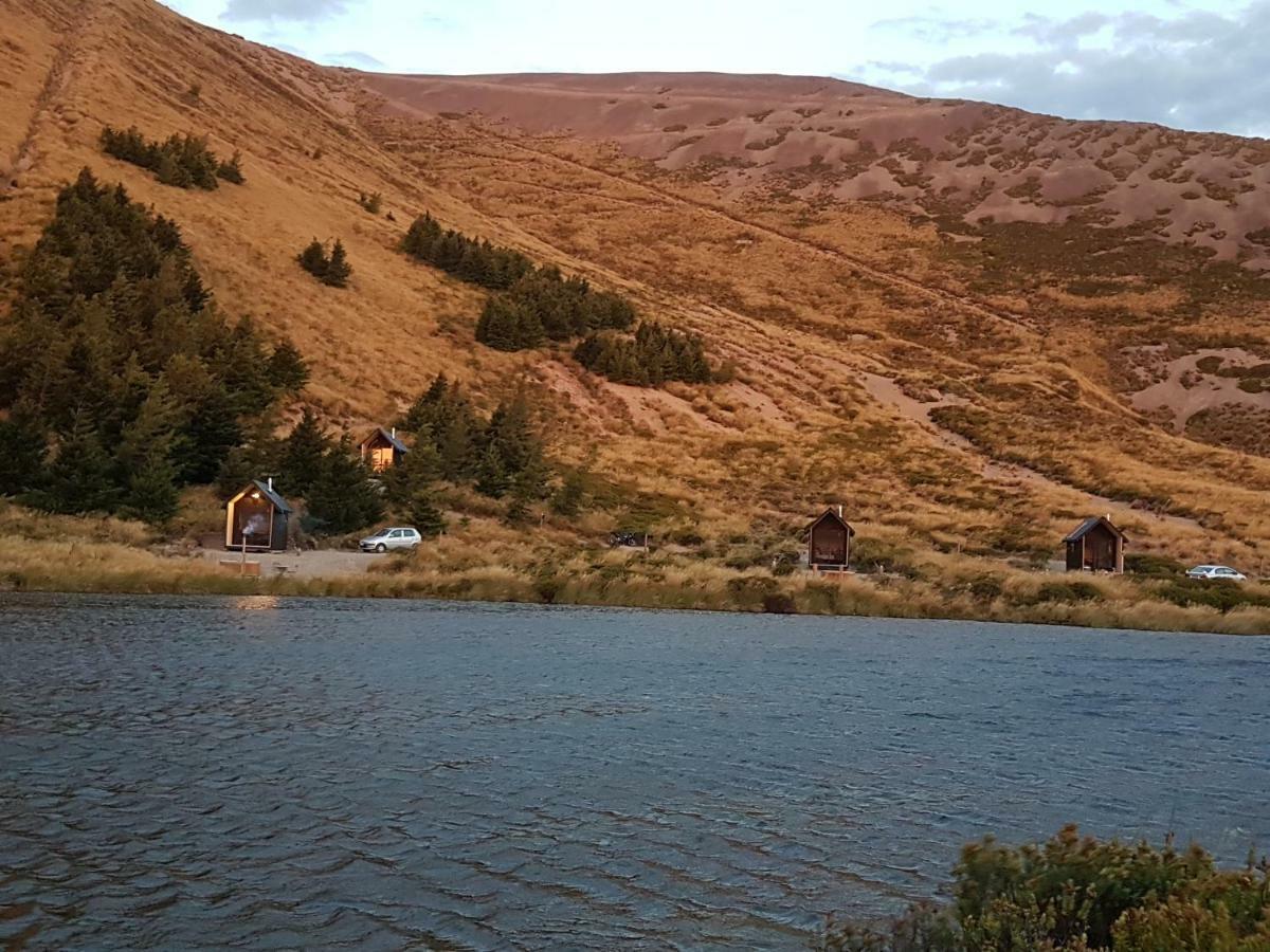 Отель Lake Stella Mountain Huts Mt Lyford Экстерьер фото