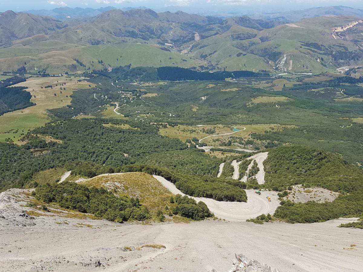 Отель Lake Stella Mountain Huts Mt Lyford Экстерьер фото