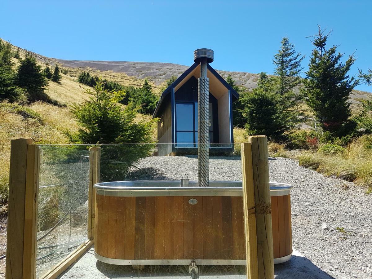 Отель Lake Stella Mountain Huts Mt Lyford Экстерьер фото