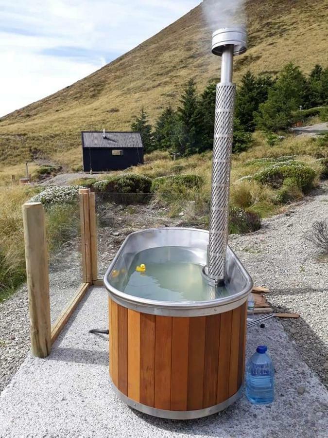 Отель Lake Stella Mountain Huts Mt Lyford Экстерьер фото